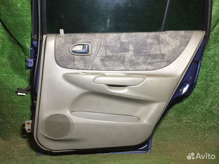 Дверь задняя правая Mazda Premacy CP8W Пустая