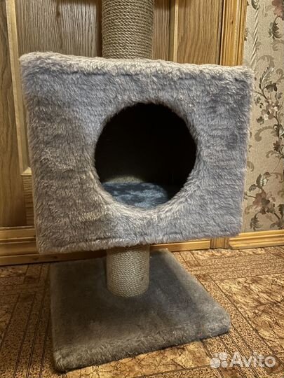 Кошачий домик с когтеточкой