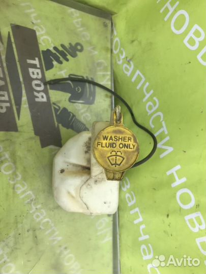 Бачок омывателя Dodge Caravan 3 3.0 1999Г.в