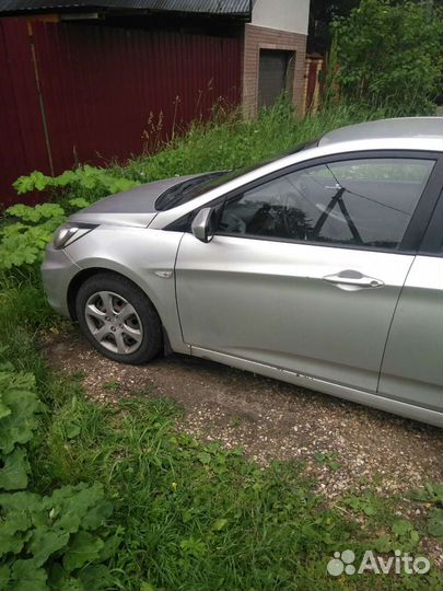 Hyundai Solaris 1.4 AT, 2011, 290 000 км