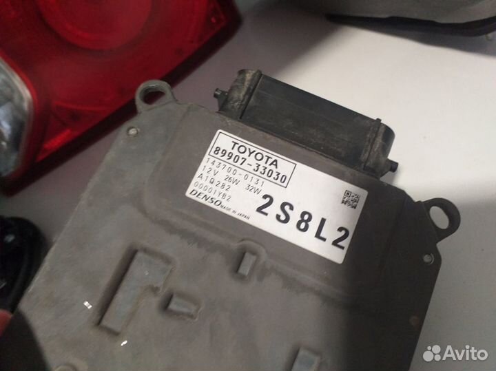 Блок управления Led фарой Toyota Camry V70