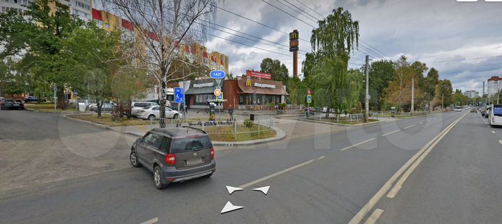 200 м², рядом вкусно и точка