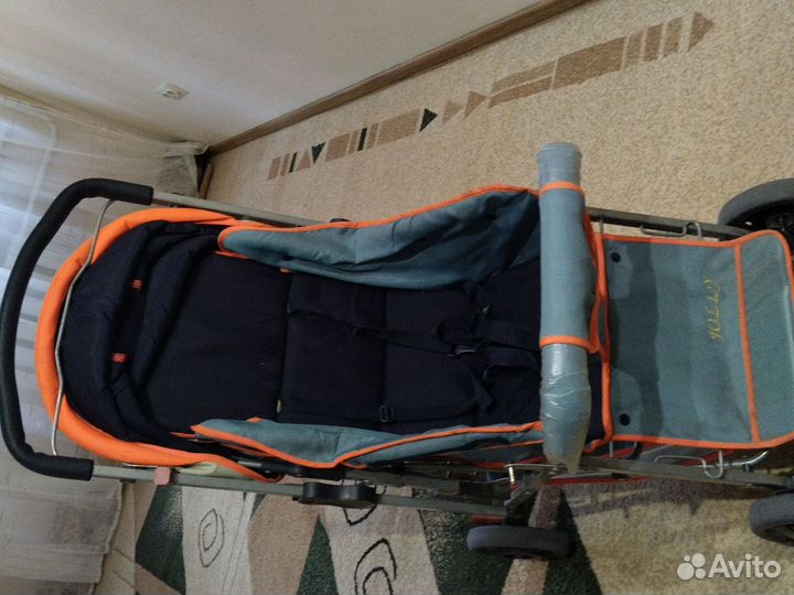 Детский столик и стульчик для кормления и каляска