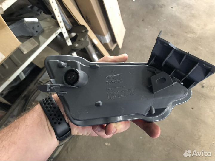 Фонарь задний правый в бампер Toyota Rav 4