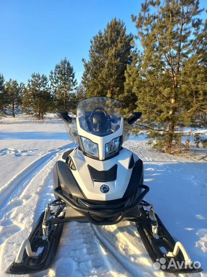 BRP Ski-Doo Expedition SE 1200