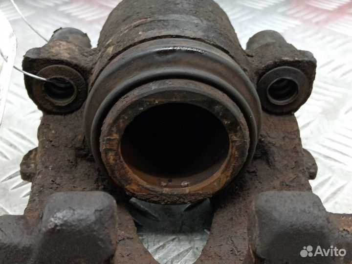 Суппорт передний правый для Audi A3 8P 1K0615124D