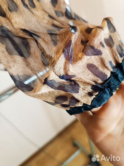 Шифон накидка, на одно плечо с одним рукавом