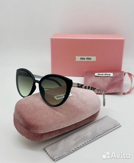 Солнцезащитные очки miu miu