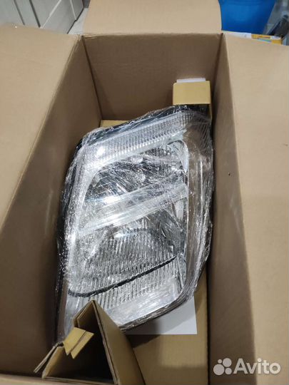 Фара левая Citroen C2