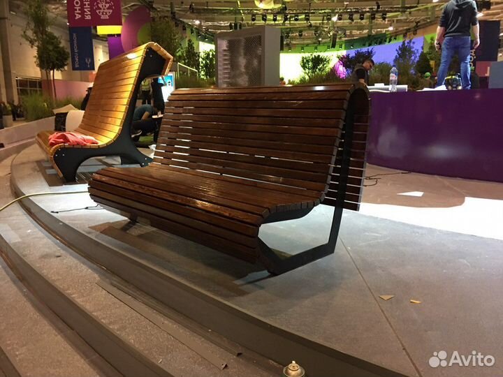 Скамейка стальная «Парабола» RAL 9005