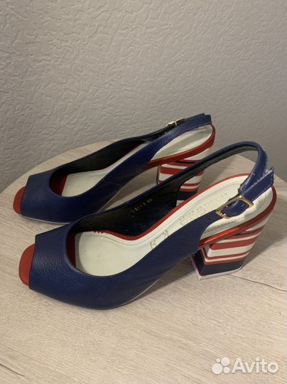 Босоножки 38