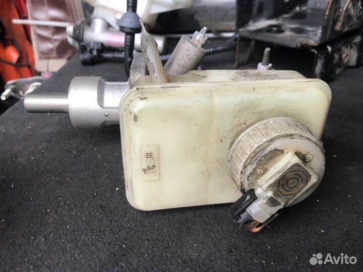 Главный тормозной цилиндр Opel Omega