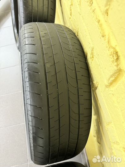 Bridgestone Dueler H/L 33A 235/55 R20
