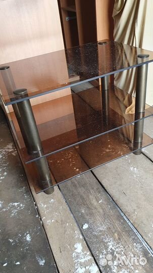 Стол стеклянный под тв