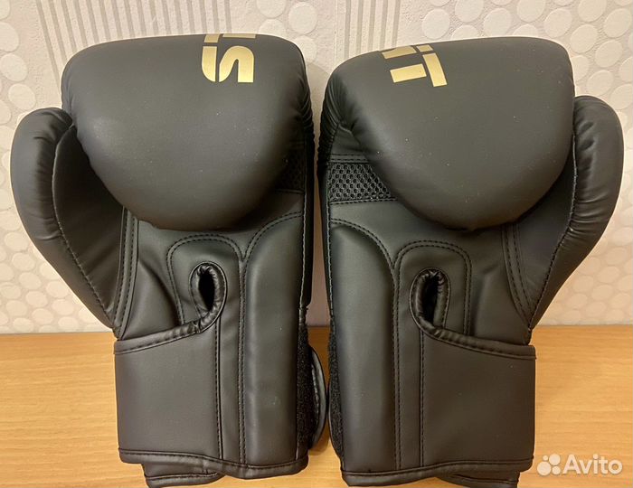 Боксерские перчатки 14 oz