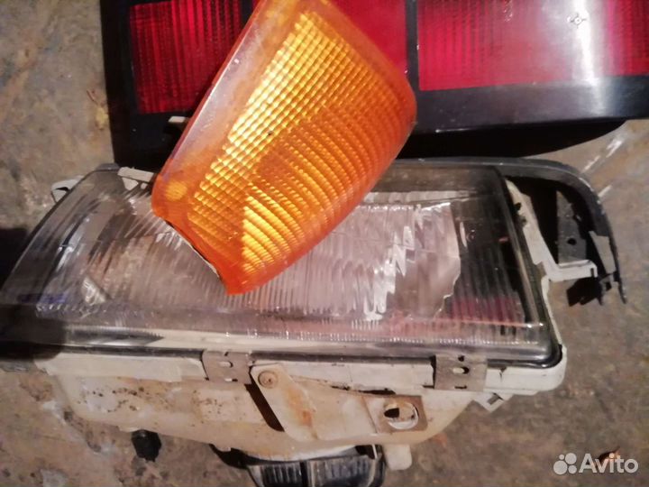 Фара передняя левая и задняя правая, volvo 460GL