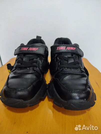 Кроссовки для девочки