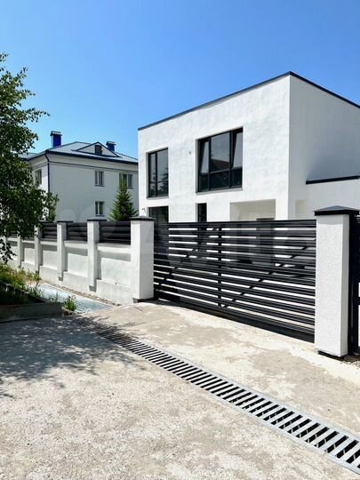 Коттедж 220 м² на участке 6 сот.