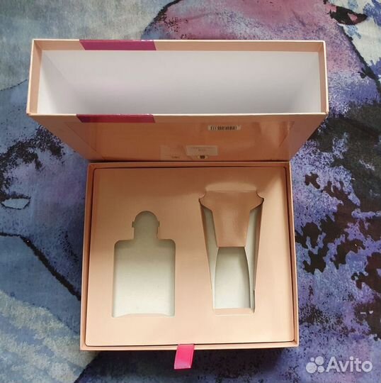 Коробка от парфюмерного набора Trussardi