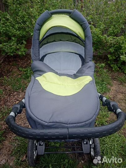 Прогулочная коляска 3 в одном