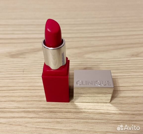 Помада Clinique