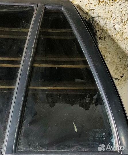 Стекло двери задней левой (форточка) для Toyota