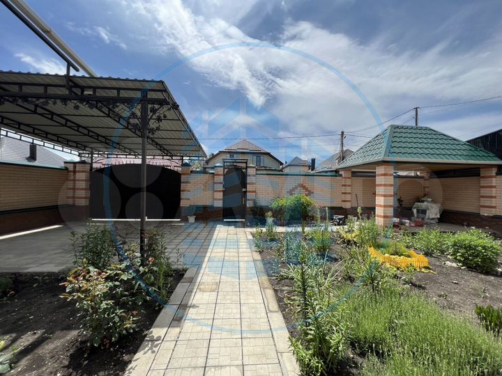 Дом 120,8 м² на участке 4,3 сот.