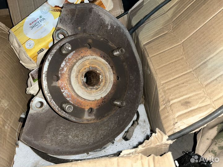 Ступица передняя carisma