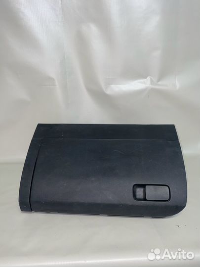 Volkswagen Polo 09- Бардачок 426