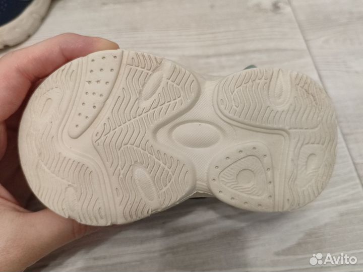 Кроссовки детские