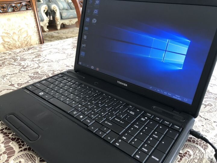 Ноутбук toshiba i3