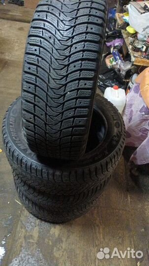 Michelin X-Ice North 3 235/50 R17