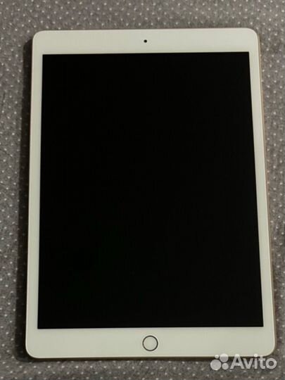 iPad (2020) 8 поколения Wi-Fi 32 gb — Золотой