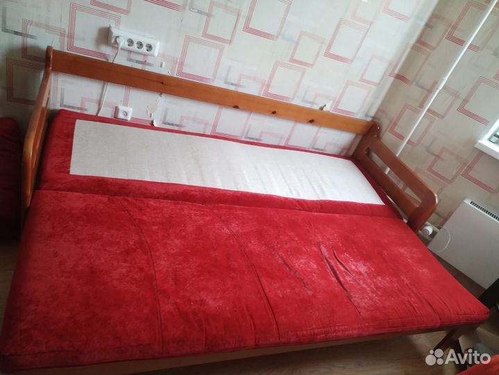 Кровать
