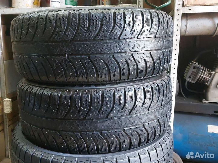 Bridgestone Ice Cruiser 7000 235/55 R18 104T