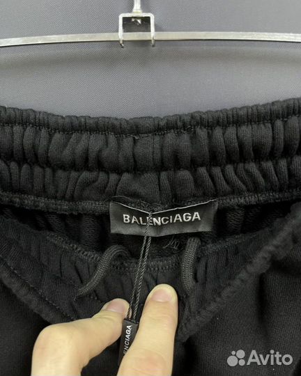 Штаны under armour & balenciaga (на руках)