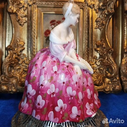 Виктория.Royal Doulton.Англия.Статуэтка.Фарфор