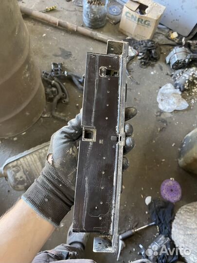 Центральный дефлектор мерседес 124