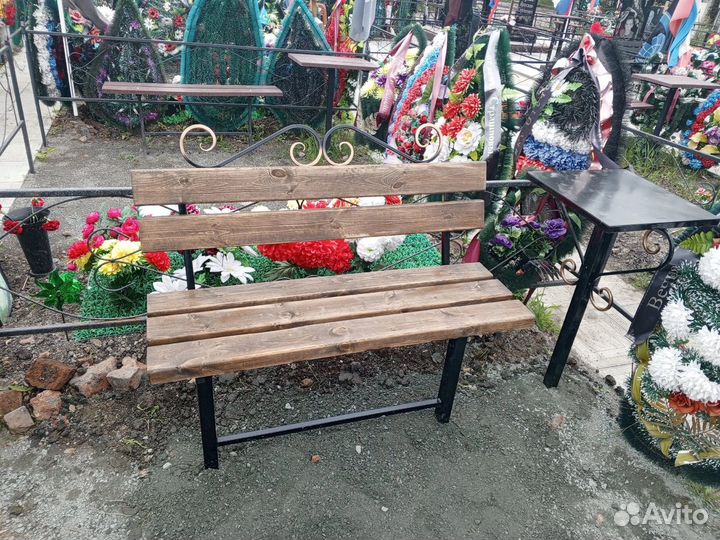 Комлект стол и лавка на кладбище