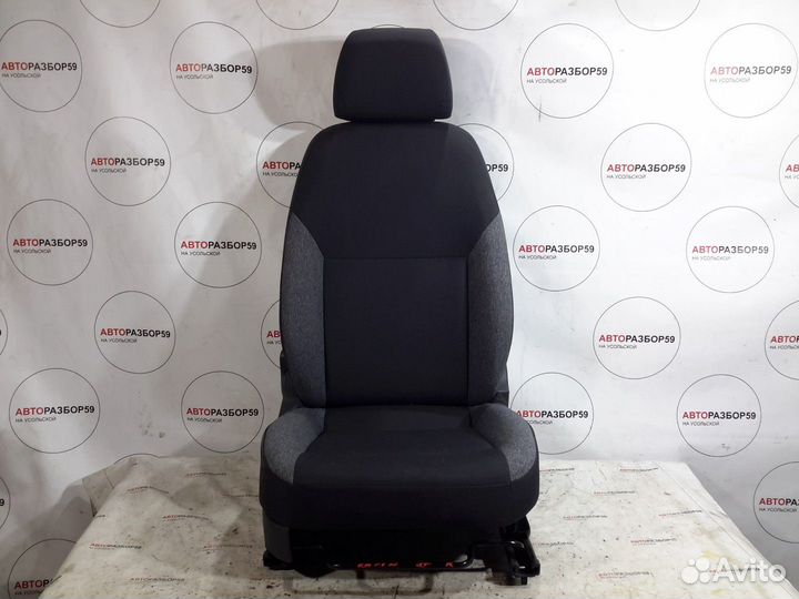 Сиденье переднее правое Skoda Rapid 2