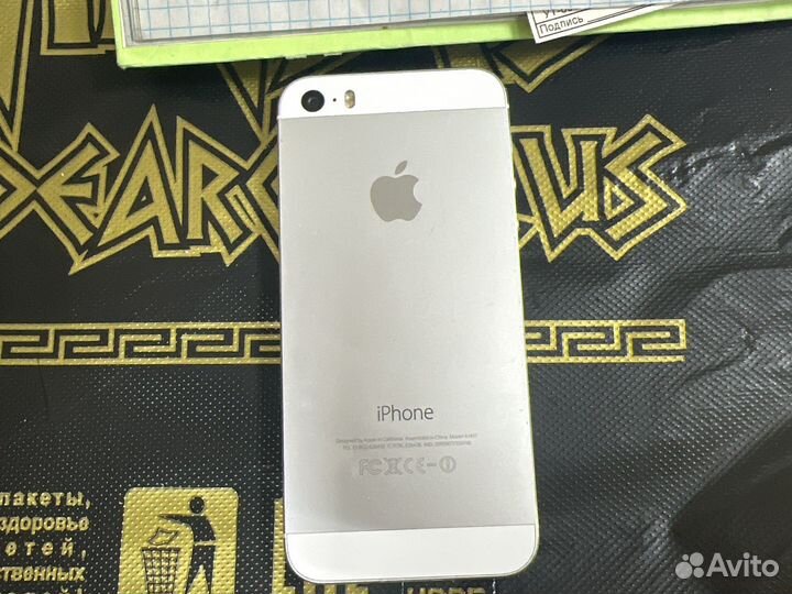 Телефон iPhone 5s