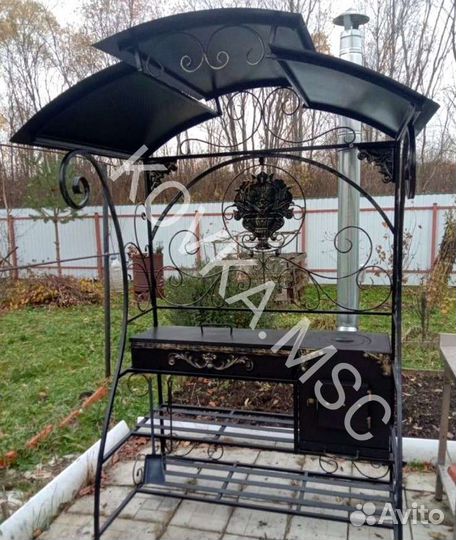 Мангал с крышей