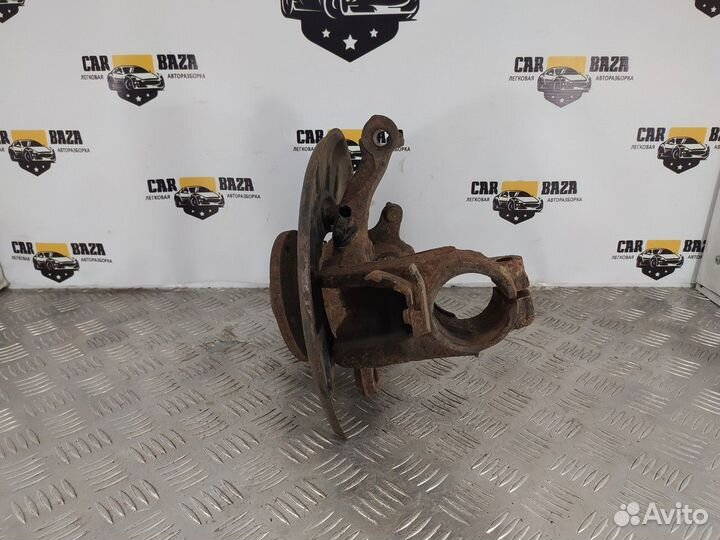 Кулак поворотный передний правый R