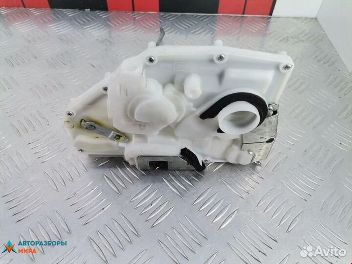 Замок двери передней правой Suzuki Splash рест