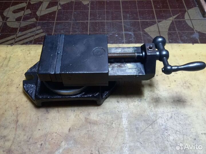 Тиски станочные поворотные