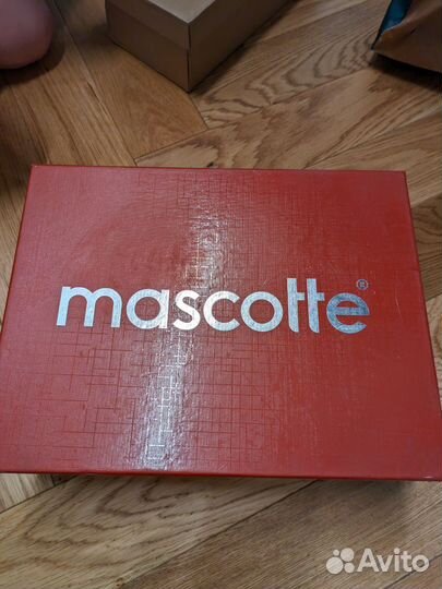 Туфли белые кожаные