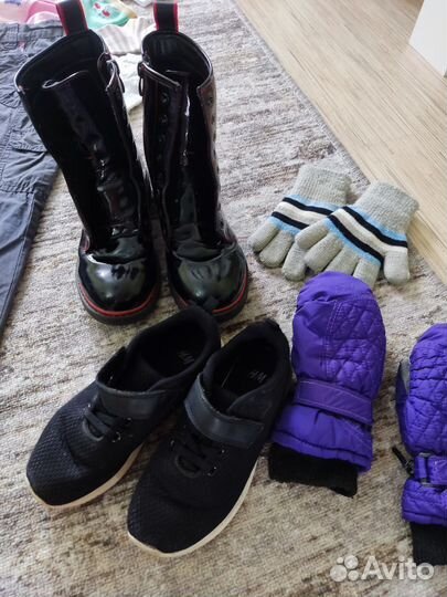 2 пакета детских вещей