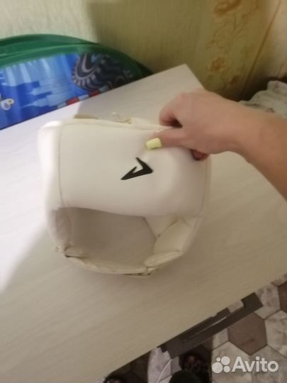 Шлем для бокса и щитки для ног