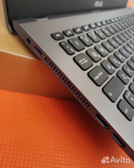 Asus 2021 Ryzen3/vega3/SSD500gb/озу 8gb