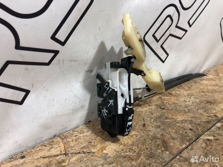 Замок двери задний правый Hyundai Santa Fe 2